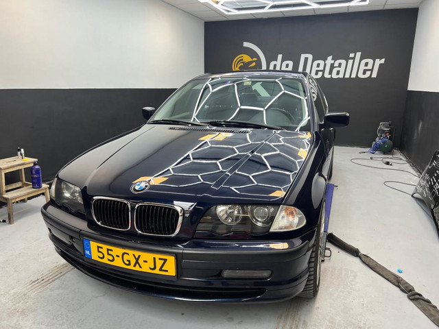 <p style="font-size: 1.75rem; text-align: center;"><span style="color: #000000;">BMW 3 Serie 330D Excutive<br /></span></p>
<p style="text-align: center; font-size: 1.25rem;"><span style="color: #7e8c8d;">&euro;1.200</span></p>